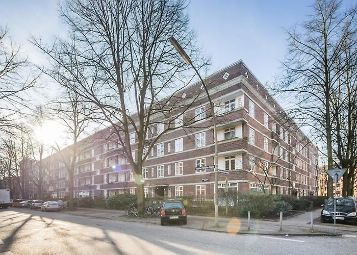 Spacious Two Br Close To Stadtpark And Street Parking Hamburg
