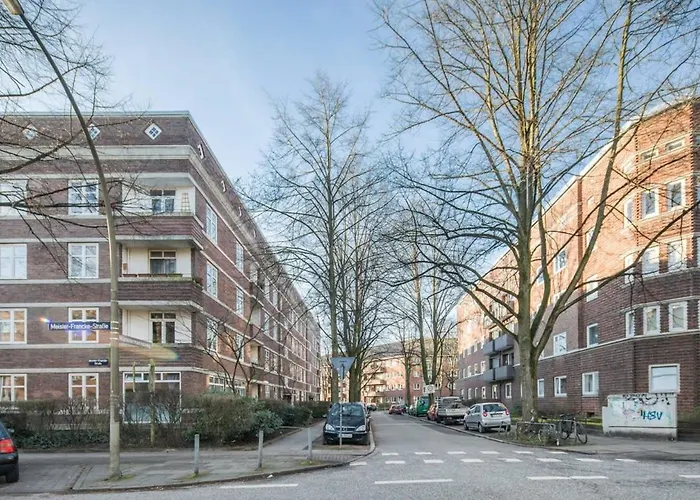 Spacious Two Br Close To Stadtpark And Street Parking Hamburg